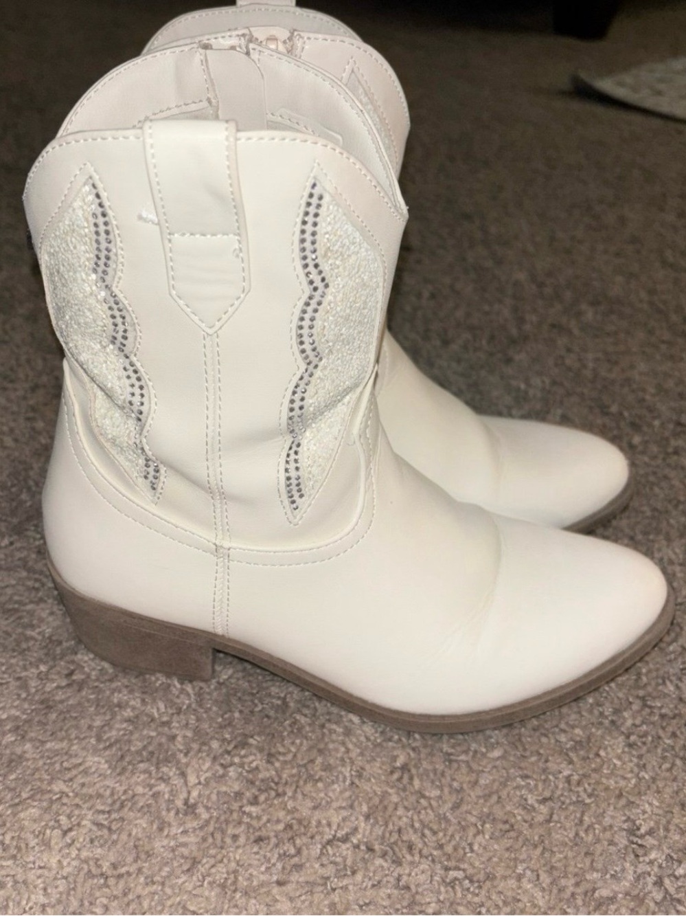 Madden NYC Girls Cowgirl boots size youth 4